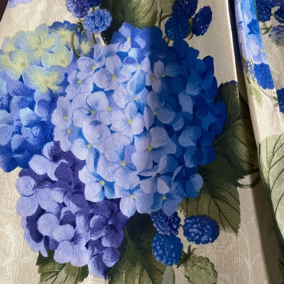 Hand made hydrangea pattern skirt - Picture 2 of 3